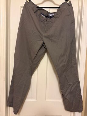 Amazon Essentials Men's Chino Pants in Gray